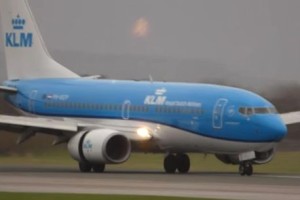 Flight-KLM-737-battles-stormy-conditions-during-windy-landing-at-Manchester-Airport