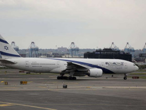 635922573600692062-AP-US-Mideast-Israel-Palestinians-Flights-Cancelled