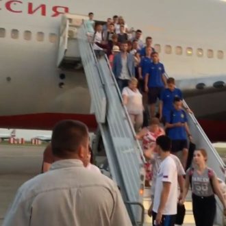 Wife-causes-SEVEN-HOUR-delay-to-Russian-flight-after-deciding-she-wants-a-divorce